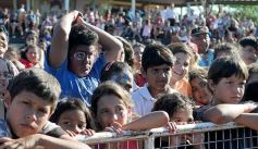 Foto de la galería: Tres mil vecinos disfrutaron del "Barrio Feliz" en la Escuela 809