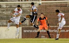 Foto de la galería: Guaraní no pudo con For Ever: fue 1 a 1