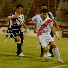 Foto de la galería: Guaraní no pudo con For Ever: fue 1 a 1