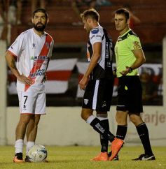 Foto de la galería: Guaraní no pudo con For Ever: fue 1 a 1