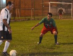 Foto de la galería: Los cracks de Brown y Atlético Posadas brillaron como antaño