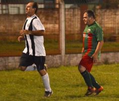 Foto de la galería: Los cracks de Brown y Atlético Posadas brillaron como antaño