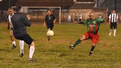 Foto de la galería: Los cracks de Brown y Atlético Posadas brillaron como antaño