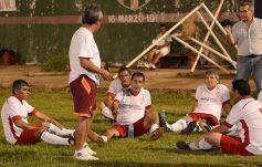 Foto de la galería: Las leyendas de Guaraní y Huracán revivieron viejos tiempos