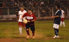 Foto de la galería: Las leyendas de Guaraní y Huracán revivieron viejos tiempos