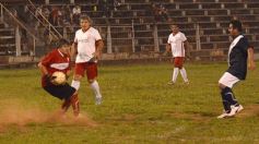 Foto de la galería: Las leyendas de Guaraní y Huracán revivieron viejos tiempos