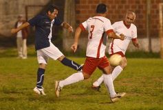 Foto de la galería: Las leyendas de Guaraní y Huracán revivieron viejos tiempos
