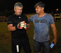 Foto de la galería: Las leyendas de Guaraní y Huracán revivieron viejos tiempos