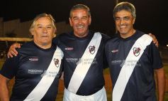 Foto de la galería: Las leyendas de Guaraní y Huracán revivieron viejos tiempos