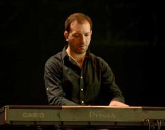 Foto de la galería: Baile, canto y emoción en la segunda noche del Festival del Litoral