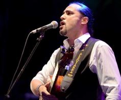 Foto de la galería: Baile, canto y emoción en la segunda noche del Festival del Litoral