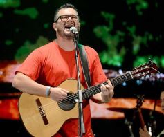 Foto de la galería: Baile, canto y emoción en la segunda noche del Festival del Litoral