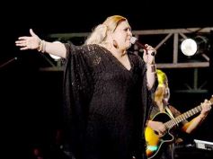 Foto de la galería: Baile, canto y emoción en la segunda noche del Festival del Litoral