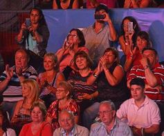 Foto de la galería: Baile, canto y emoción en la segunda noche del Festival del Litoral