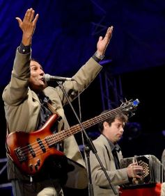 Foto de la galería: Baile, canto y emoción en la segunda noche del Festival del Litoral