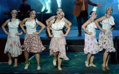 Foto de la galería: Baile, canto y emoción en la segunda noche del Festival del Litoral