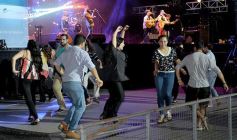 Foto de la galería: Baile, canto y emoción en la segunda noche del Festival del Litoral
