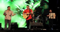 Foto de la galería: Baile, canto y emoción en la segunda noche del Festival del Litoral