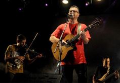 Foto de la galería: Baile, canto y emoción en la segunda noche del Festival del Litoral