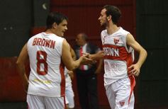 Foto de la galería: 2 de Abril confirmó su excelente momento ante Brown en Villa Urquiza