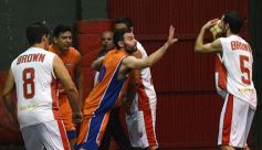 Foto de la galería: 2 de Abril confirmó su excelente momento ante Brown en Villa Urquiza