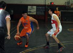 Foto de la galería: 2 de Abril confirmó su excelente momento ante Brown en Villa Urquiza