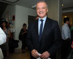 Foto de la galería: Reeligieron a Carlos Rovira para presidir el Poder Legislativo