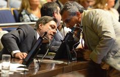 Foto de la galería: Reeligieron a Carlos Rovira para presidir el Poder Legislativo