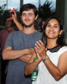 Foto de la galería: Todo un símbolo de la Navidad: encendieron el árbol de los deseos en el Hogar de Día