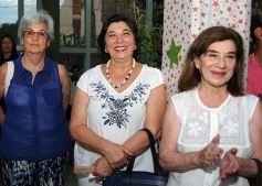 Foto de la galería: Todo un símbolo de la Navidad: encendieron el árbol de los deseos en el Hogar de Día