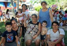 Foto de la galería: Barrio Feliz llevó toda su alegría a la plaza Sarmiento de Villa Cabello