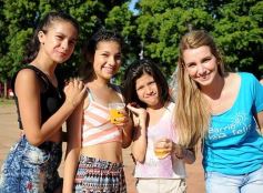 Foto de la galería: Barrio Feliz llevó toda su alegría a la plaza Sarmiento de Villa Cabello