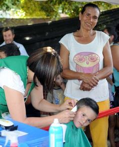 Foto de la galería: Barrio Feliz llevó toda su alegría a la plaza Sarmiento de Villa Cabello