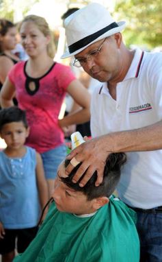 Foto de la galería: Barrio Feliz llevó toda su alegría a la plaza Sarmiento de Villa Cabello