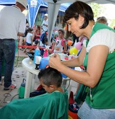 Foto de la galería: Barrio Feliz llevó toda su alegría a la plaza Sarmiento de Villa Cabello