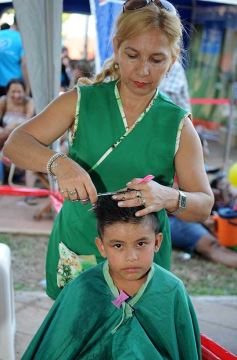 Foto de la galería: Barrio Feliz llevó toda su alegría a la plaza Sarmiento de Villa Cabello