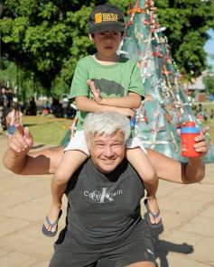 Foto de la galería: Barrio Feliz llevó toda su alegría a la plaza Sarmiento de Villa Cabello