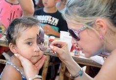 Foto de la galería: Barrio Feliz llevó toda su alegría a la plaza Sarmiento de Villa Cabello