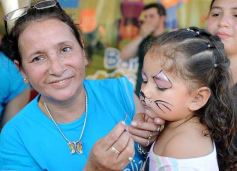 Foto de la galería: Barrio Feliz llevó toda su alegría a la plaza Sarmiento de Villa Cabello