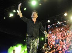 Foto de la galería: Inolvidable show de fuegos artificiales y recital de Miranda en la costanera