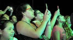 Foto de la galería: Inolvidable show de fuegos artificiales y recital de Miranda en la costanera