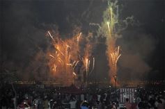Foto de la galería: Inolvidable show de fuegos artificiales y recital de Miranda en la costanera
