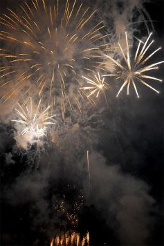 Foto de la galería: Inolvidable show de fuegos artificiales y recital de Miranda en la costanera
