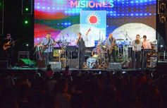 Foto de la galería: Inolvidable show de fuegos artificiales y recital de Miranda en la costanera