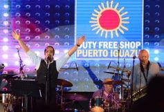 Foto de la galería: Inolvidable show de fuegos artificiales y recital de Miranda en la costanera