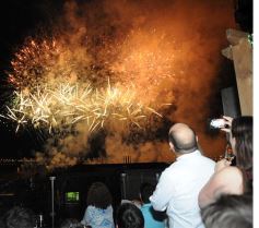 Foto de la galería: Noche de viernes en Vualá: vista privilegiada de los fuegos artificiales