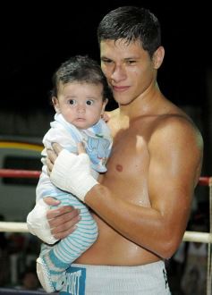 Foto de la galería: “La Joya” Andino se lució en la velada boxística del Atlético