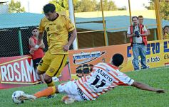 Foto de la galería: Con Cabezón Ruggeri en la tribuna, Crucero cortó la racha: derrotó a Flandria de local