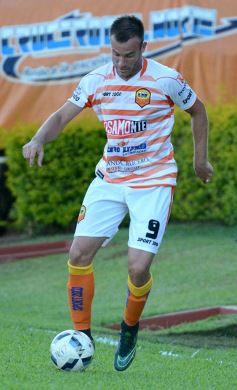 Foto de la galería: Con Cabezón Ruggeri en la tribuna, Crucero cortó la racha: derrotó a Flandria de local