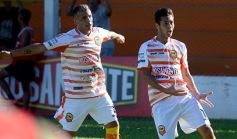 Foto de la galería: Con Cabezón Ruggeri en la tribuna, Crucero cortó la racha: derrotó a Flandria de local